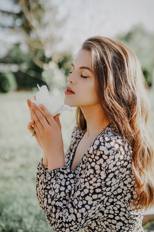 gorczes, poland, polishgirl, model, woman, portrait, Claudia & white tulip фото превью