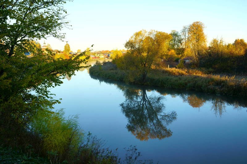 russia, vladimir, landscape, autumn, reflection, river, travel, beautiful, reflection, houses, church, suzdal, kamenka, tree, Kamenka River in Autumn фото превью
