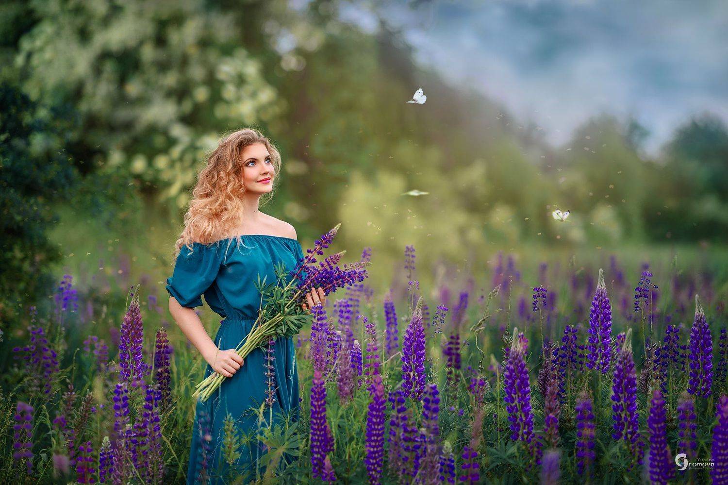 девушка, люпины, облака, зелень, весна, май, Ярослава Громова