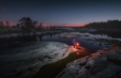 Девушка... фонарь... и Ладожская ночь...