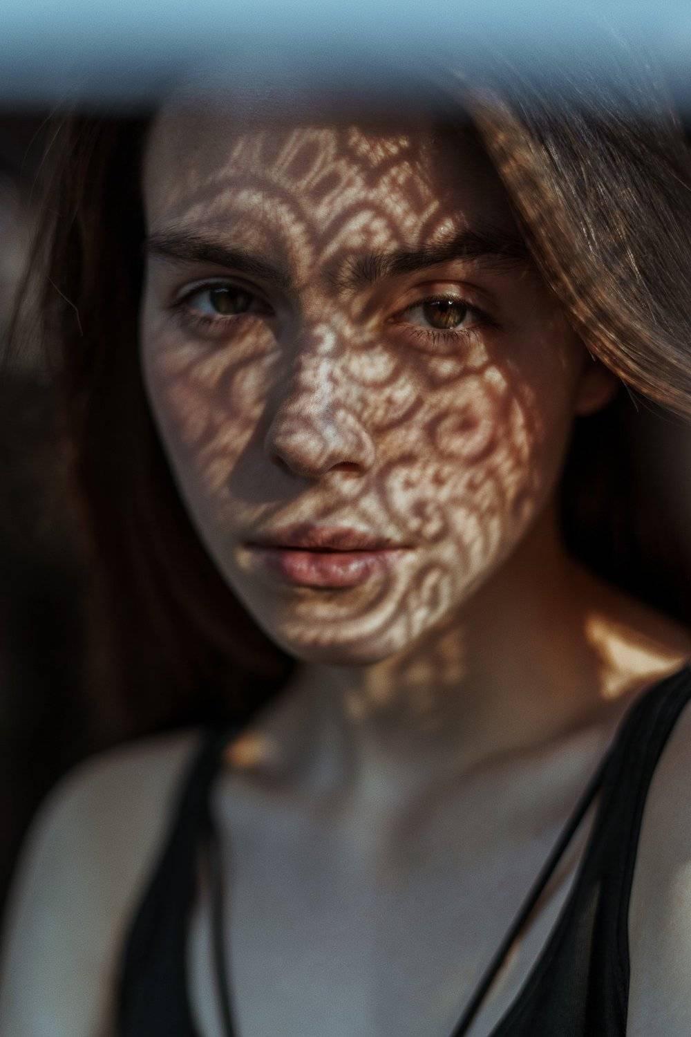 portrait, портрет, girl, brunette, portraiture, outdoor, девушка, молодость, май, весна, spring, patterns, retouch, ретушь, цвет, sony, рисунки, Павел Фишар