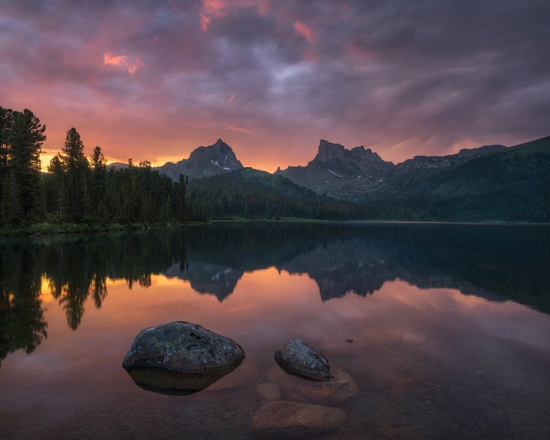 The Crimson Twin Peaks фото превью