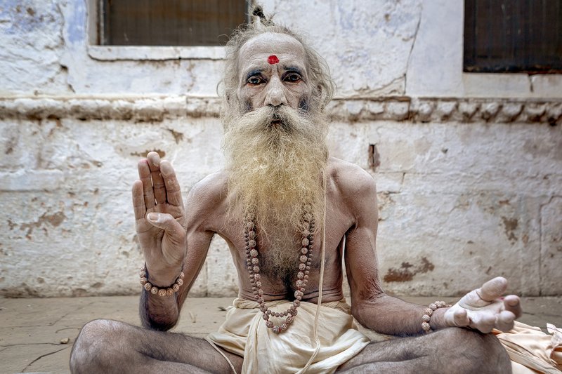 yancho sabev, sadhu, india, varanasi, male, portrait, outdoor, religion, hinduism, spirituality, holy man ~ Sadhu ~ фото превью