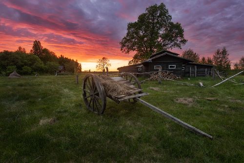 Летний закат в деревне....