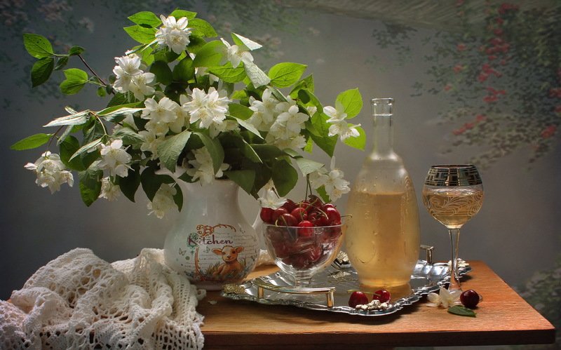 натюрморт, лето, цветы, жасмин, черешня, вино, бокал Летняя беседка фото превью