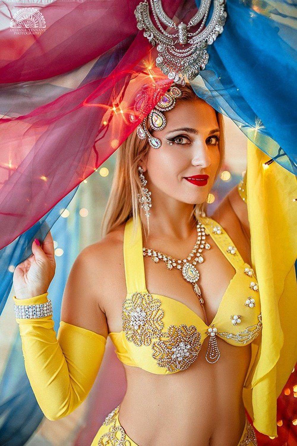 , Теннант Юлианна