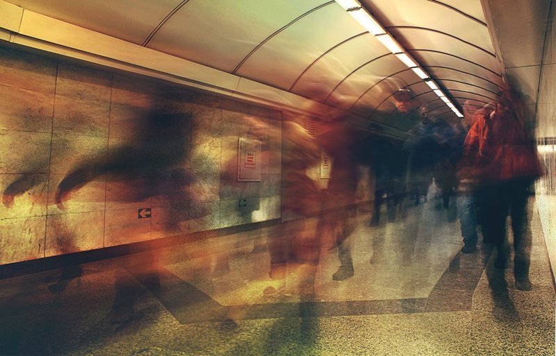 Под метро фото превью