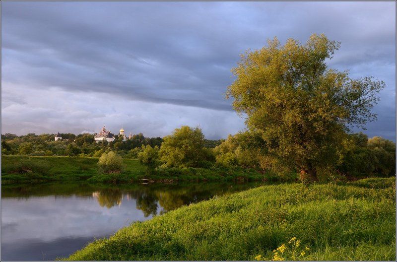 Вид на Саввино-Сторожевский монастырь фото превью