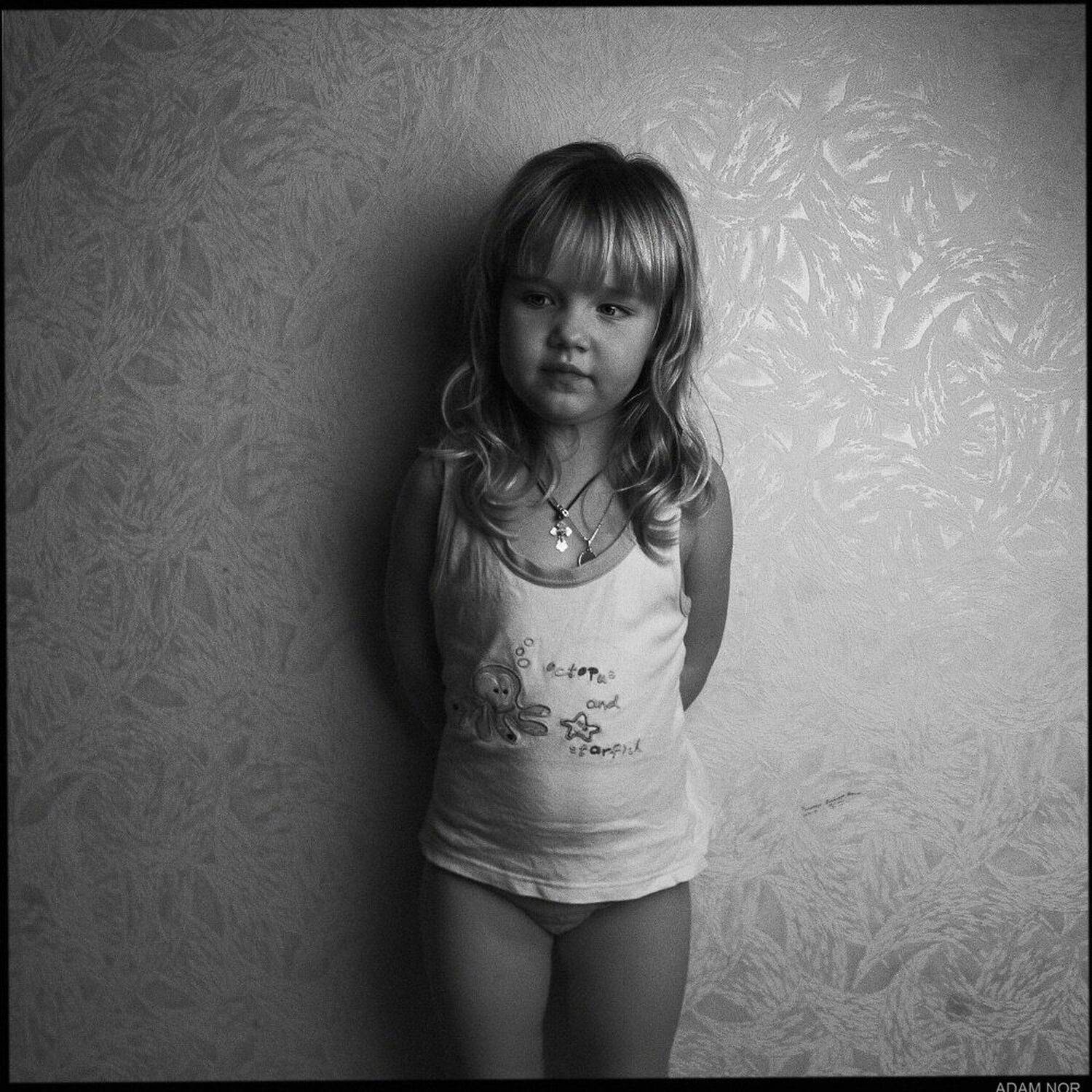 b, &, w, , , , , , 6х6, , , жанровый, портрет, , , лицо., Адам Нор