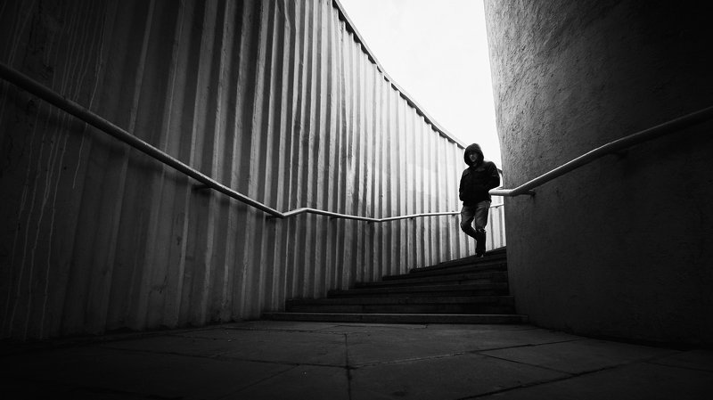 man, alone, steps, stairs, alone, light, shadow, city, street, walk, walking The portal фото превью