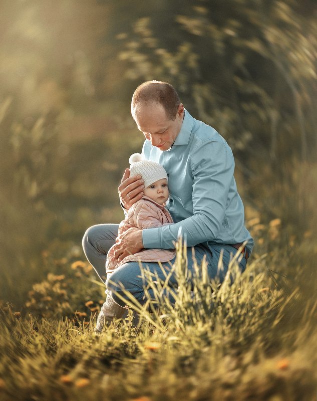 семейное фото, папа и дочка У папы под крылышком фото превью