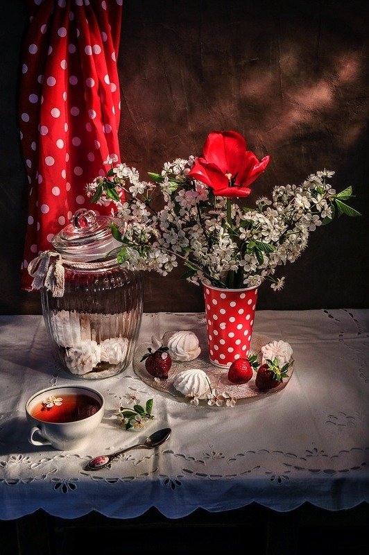 натюрморт,весна,клубника,цветы, Настроение в горошек. фото превью