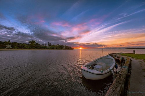 ПРИПЛЫЛИ НА ОСТРОВ.
