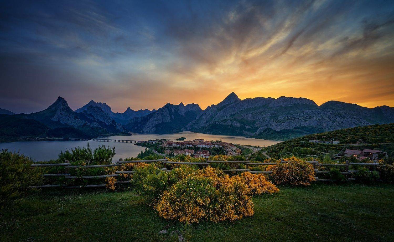 landscape, mountains, sunset, colors, nature, beautiful, travel, Ignacio Municio