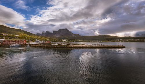 Утро в деревне Ørnes, Норвегия.