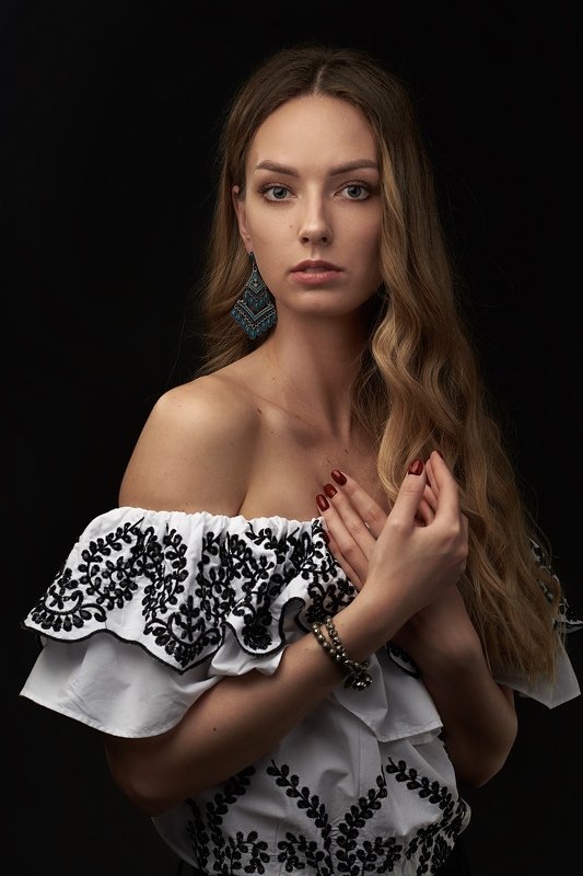 девушка портрет студия классический Anastasia фото превью