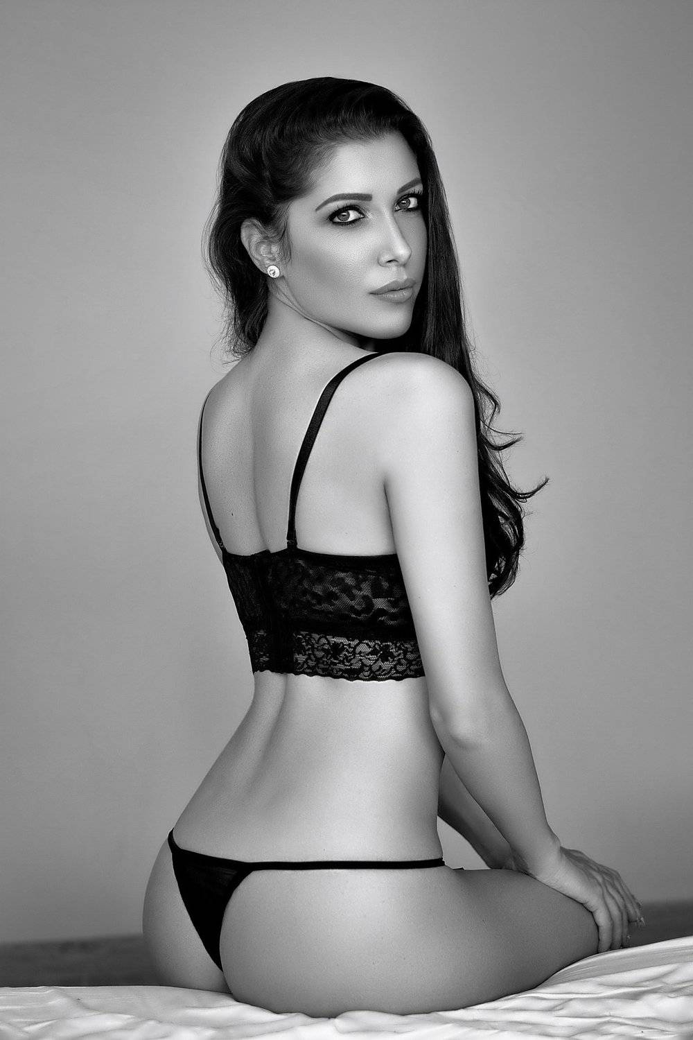 model, fine art, sexy, sensual, black and white, woman, female, body, erotica, glamour, curves, portrait, beautiful, fashion, lingerie, natural light,, Lajos Cs&aacute;ki