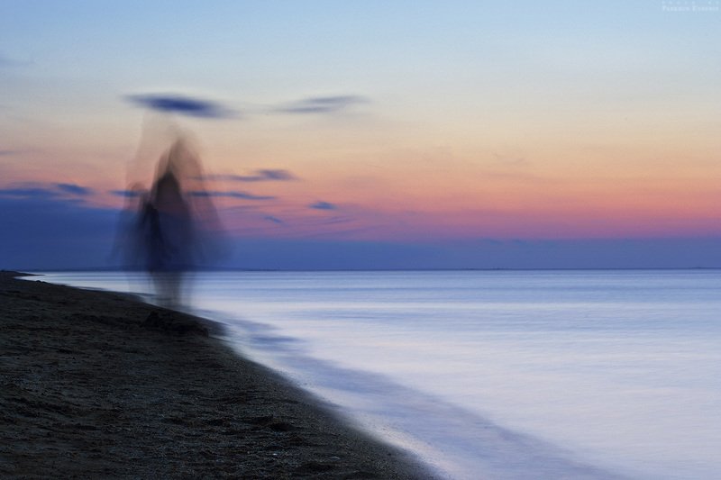 девушка, море, выдержка, закат, режимное время Уходящая фото превью