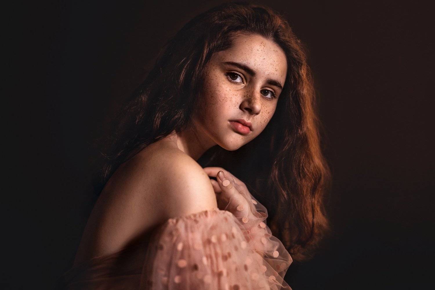 женский портрет, портрет, девушка, модель, веснушки, взгляд, чувственность, фотостудия, грусть, Мария Братан