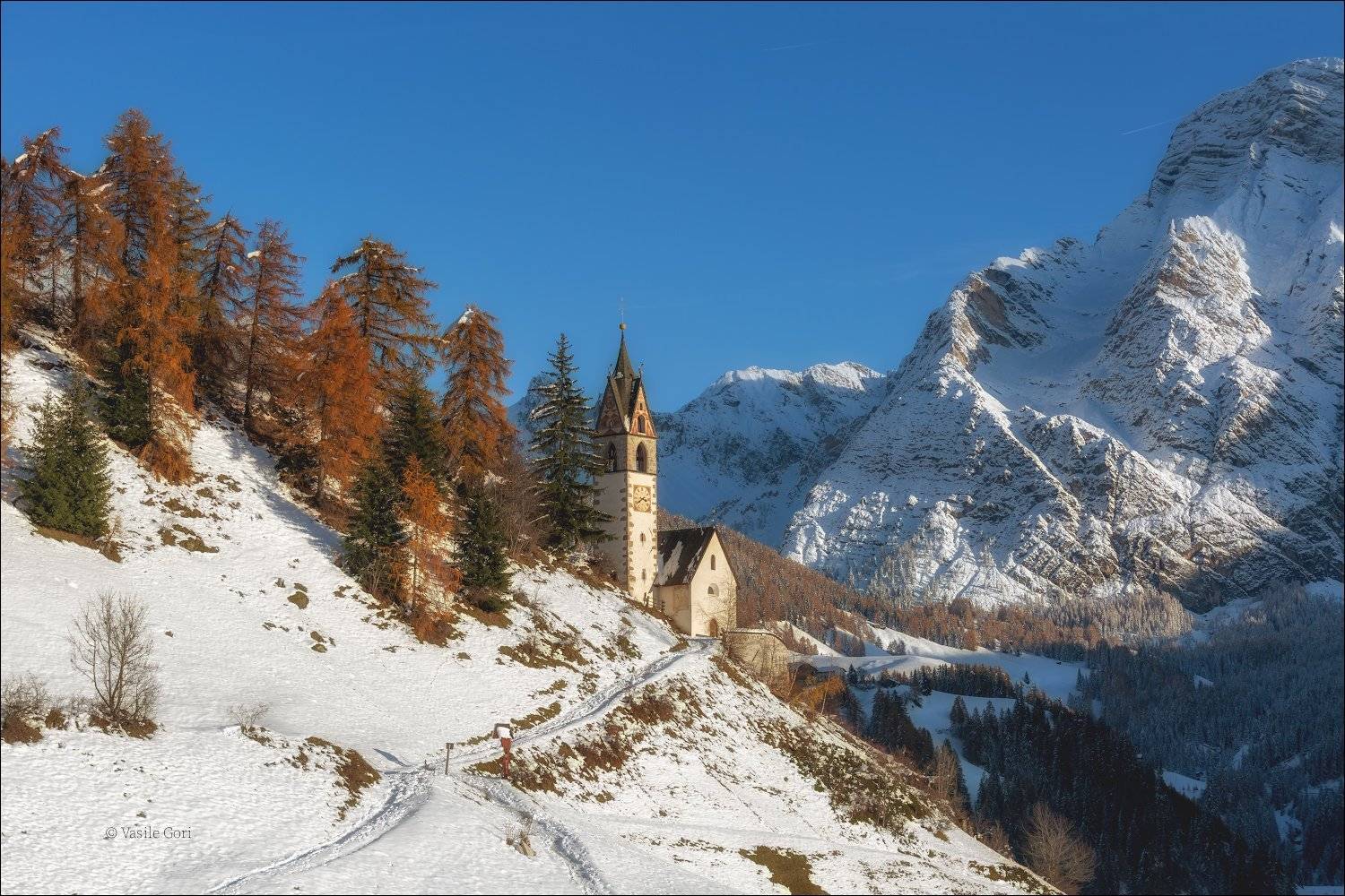 доломитовые альпы,tolpei,деревня,осень,снег,италия,alps,santa barbara,церквушка, Василий Гори