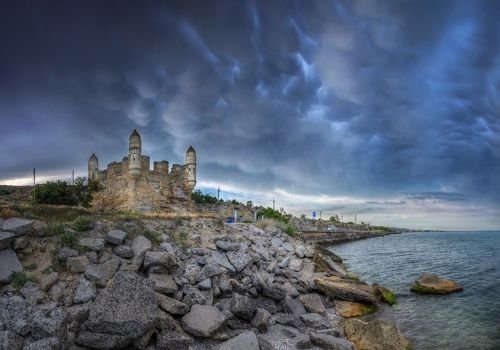 Когда руном Боспорским Боги покрывают Бесценно-ветхое величие веков.