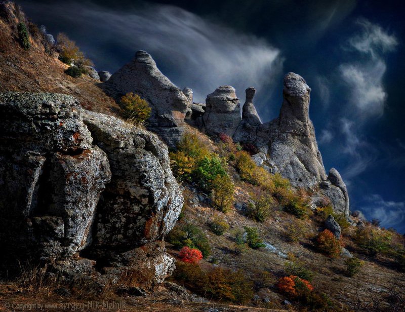 каменные-монстры-крыма, горы, скалы, водопад, джур-джур, зеленогорье, панагия, алушта, демерджи, крым, симеиз, чатырдаг Окаменевшие ИДОЛЫ Долины Привидений фото превью