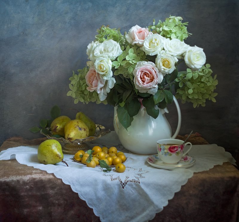 С жёлтой алычой и грушами.... фото превью