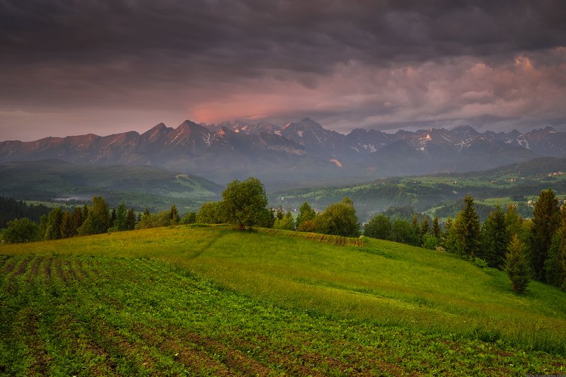 #landscape #panoramic #photo #nikon #poland #adventure #sunrise #mountains #clauds #storm #sky Landscape after the storm фото превью