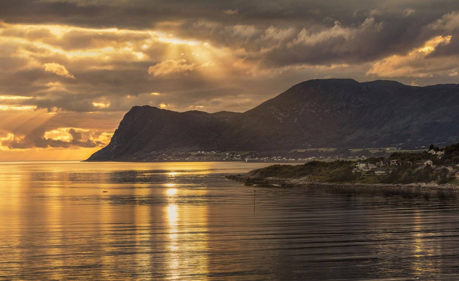 норвегия, олесунн, аlesund, море, острова, горы, скалы, закат, лодка, солнце,, Marat Max (Марат Макс)
