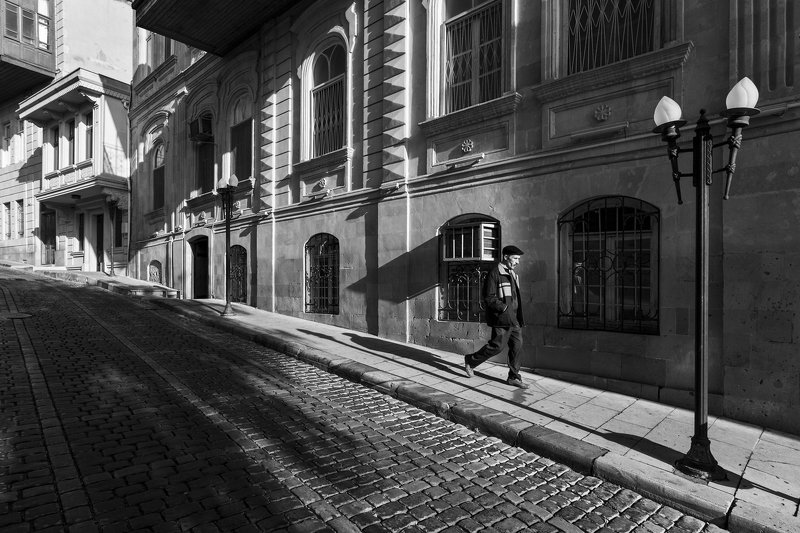 Прохожий фото превью