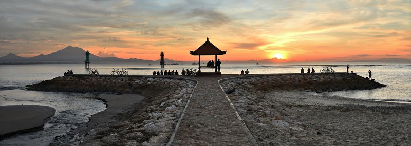 Рассвет на Сануре, Бали. фото превью