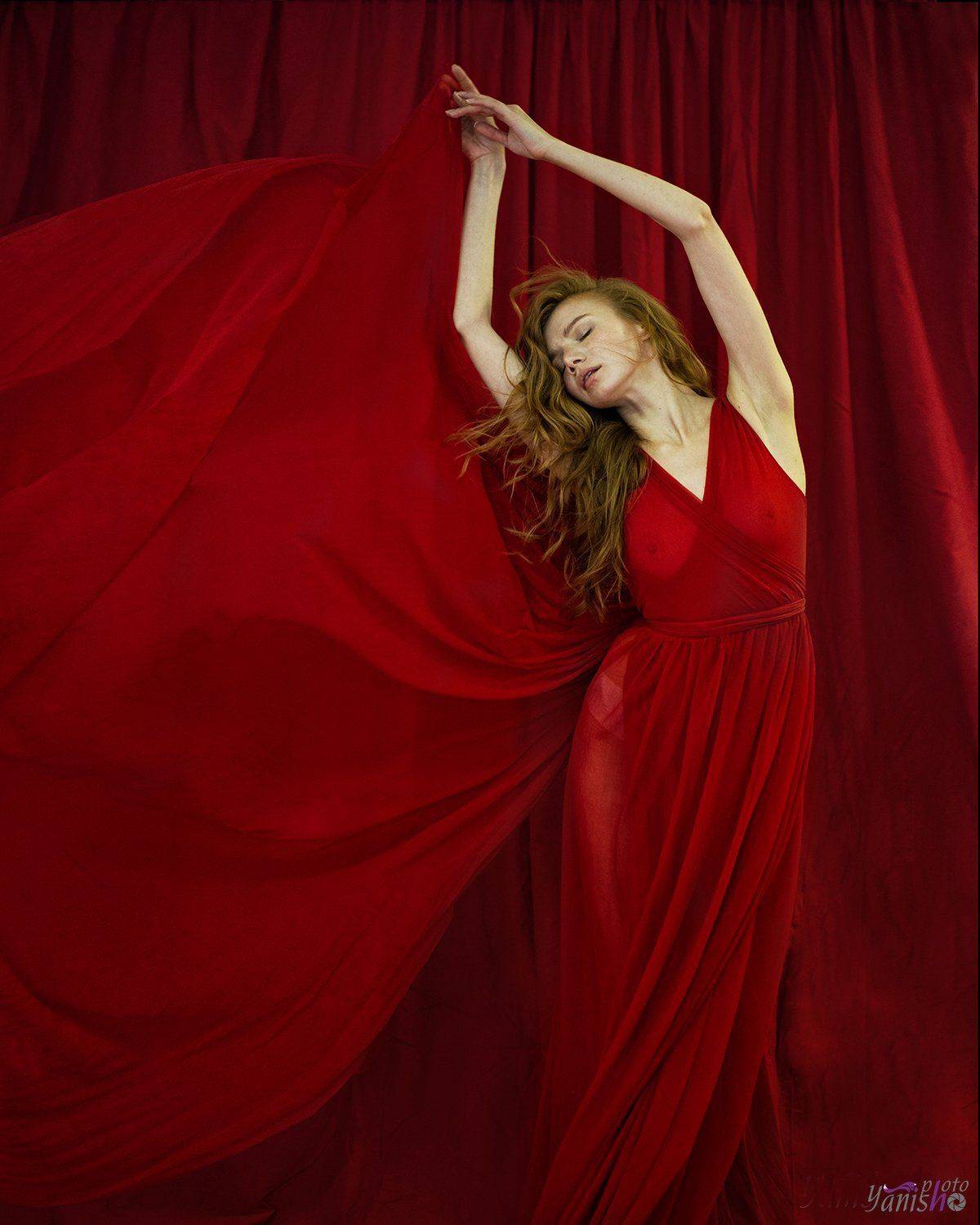 девушка, портрет, красный, цветы, модель, красота, Янина Ермакова