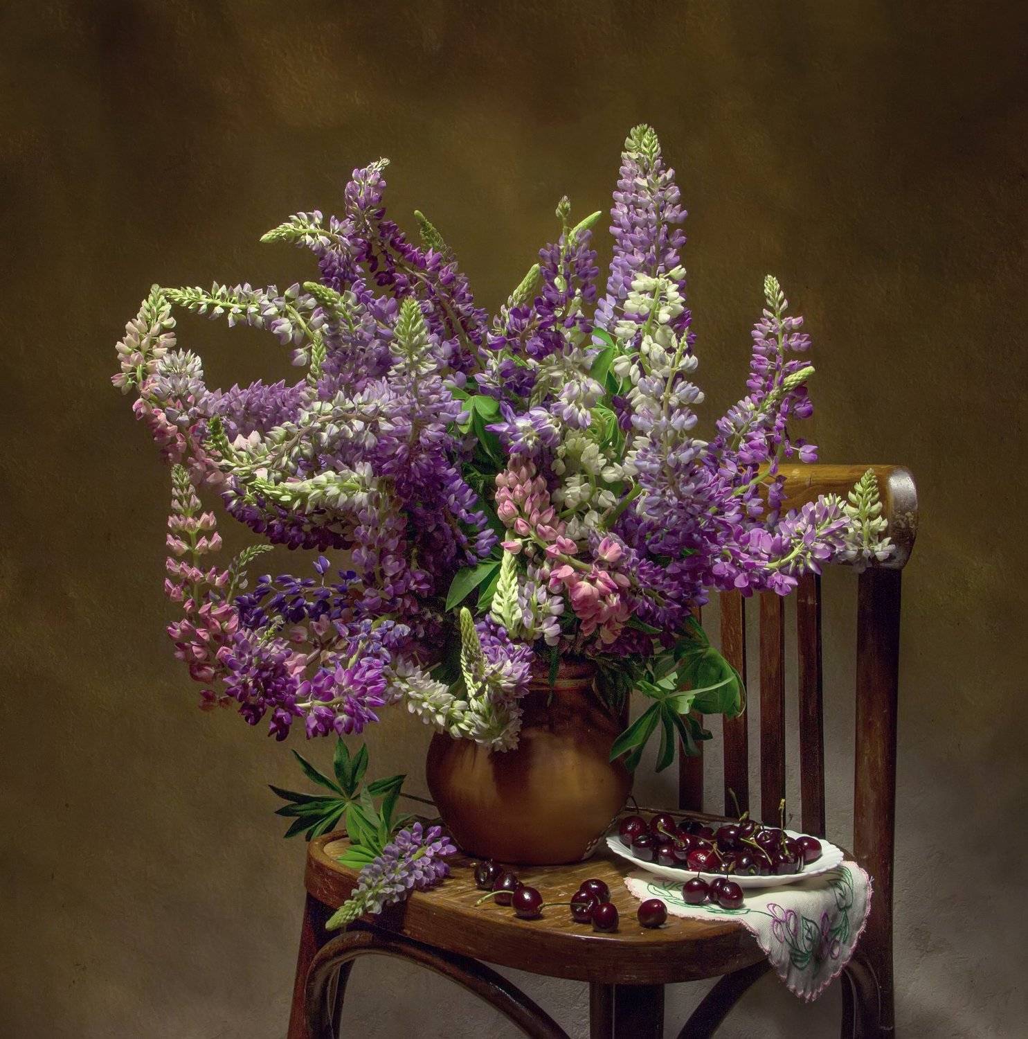 натюрморт, люпины, черешня, Татьяна Феденкова