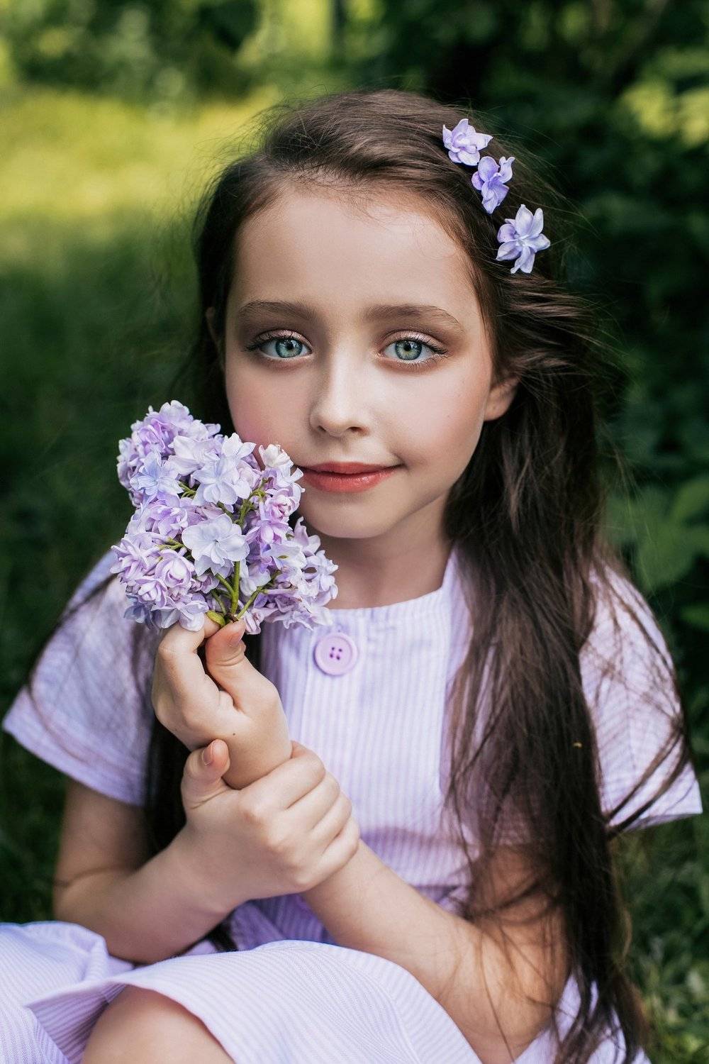 портрет,дети,ребенок,девочка,детский портрет,детский фотограф,сирень,цветение,парк, на природе,девочка, Светлана