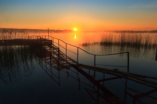 Рассвет у воды