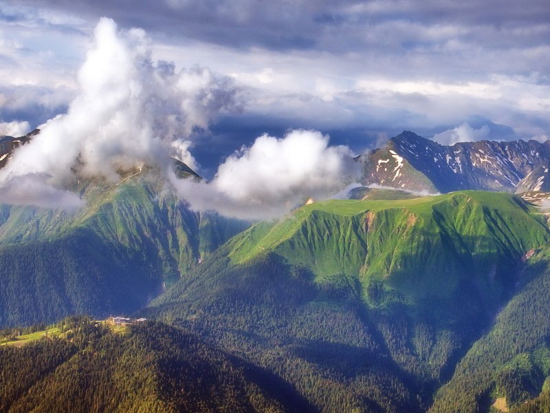 горы плато облака Плато Табунное фото превью