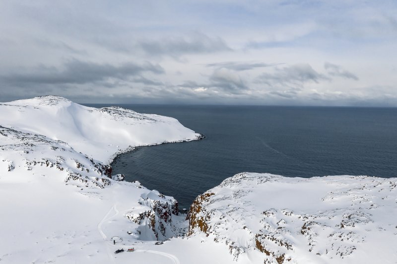 russian; mountains; murmansk region; russian federation; snowy; panorama; panoramic; ship graveyard; coast; scenic; background; blue; ocean; outdoor; sky; natural; view; beauty; beach; frozen; landscape; travel; murmansk; rock; kola peninsula; arctic circ  фото превью