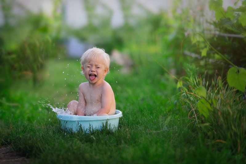 ребенок.детский портрет.дети.вода,дестство,детское фото clear happiness фото превью