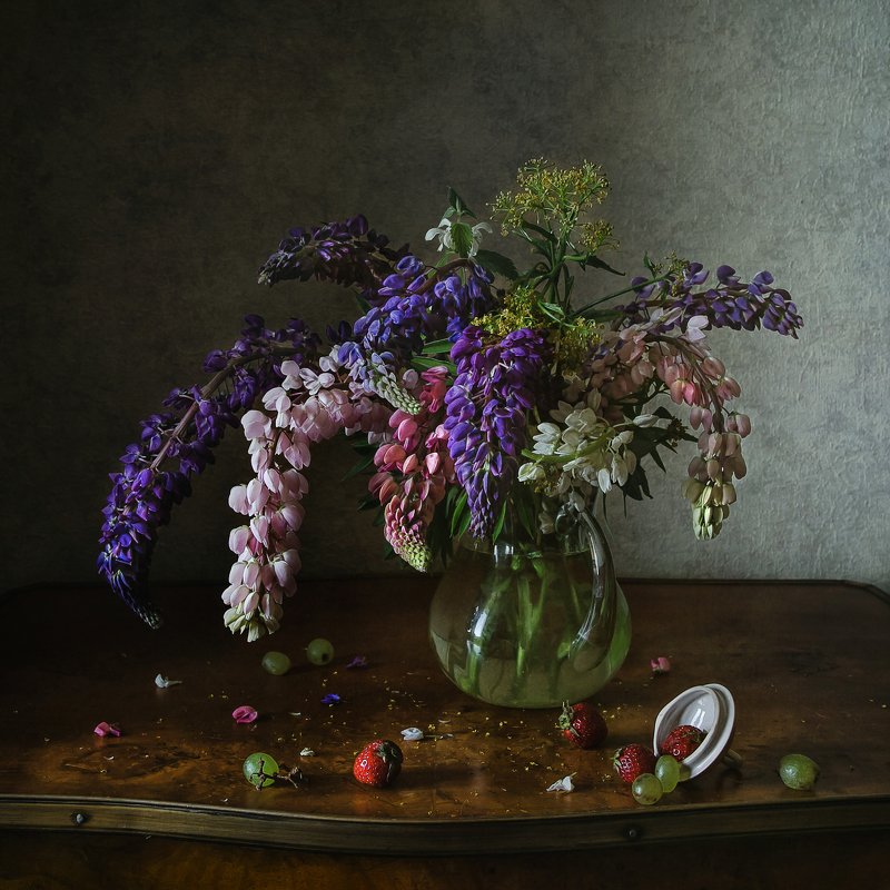 натюрморт, стекло, цветы, люпины Люпины в стекле фото превью