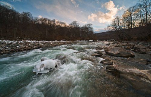 а на реке уж вечерело