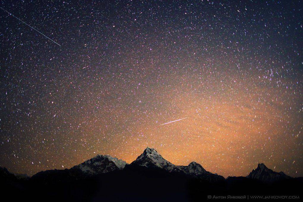 mountains, night, ночь, звезды, горы, stars, непал, гималаи, аннапурна, meteor, метеор, мачапучре, satelite, tadapani, спутник, nepal, himalayas, annapurna, fish tail, hinchuli, machhapuchhre, ghorepani, tadapani, тадапани, хинчули, горепани, гандрук, Антон Янковой (www.photo-travel.com.ua)