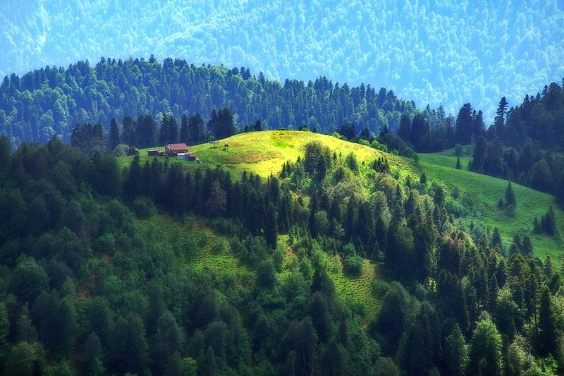 горы домик. Домик в горах. фото превью
