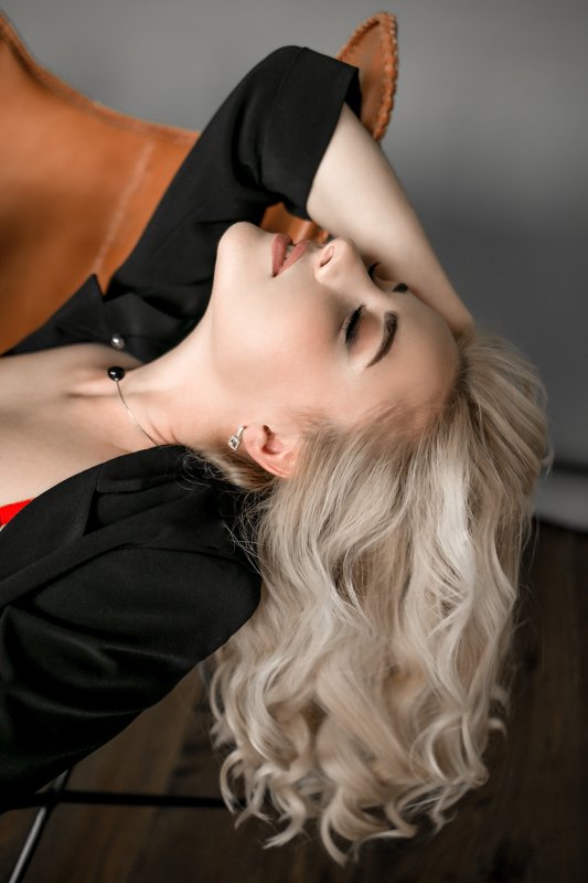 портрет, женский портрет, крупный план, студийный портрет Алёна фото превью