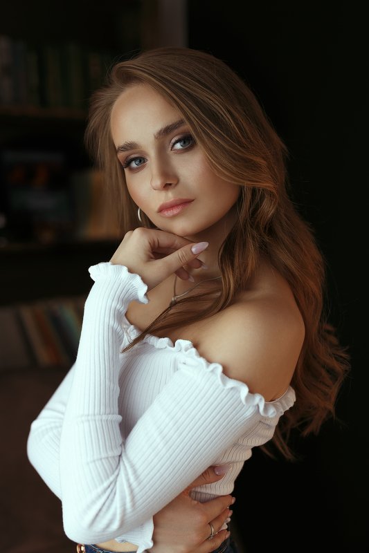 гламур, портрет, модель, арт, art, model, popular, девушка, модель, красота, студия, волосы, свет, дым, smoke, face, studio, light, beauty Полина фото превью