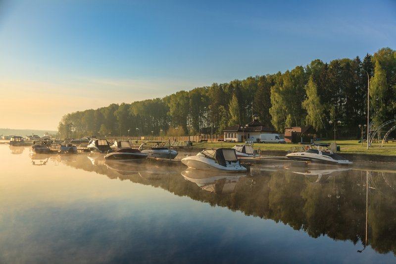 Утро в порту Пестово фото превью
