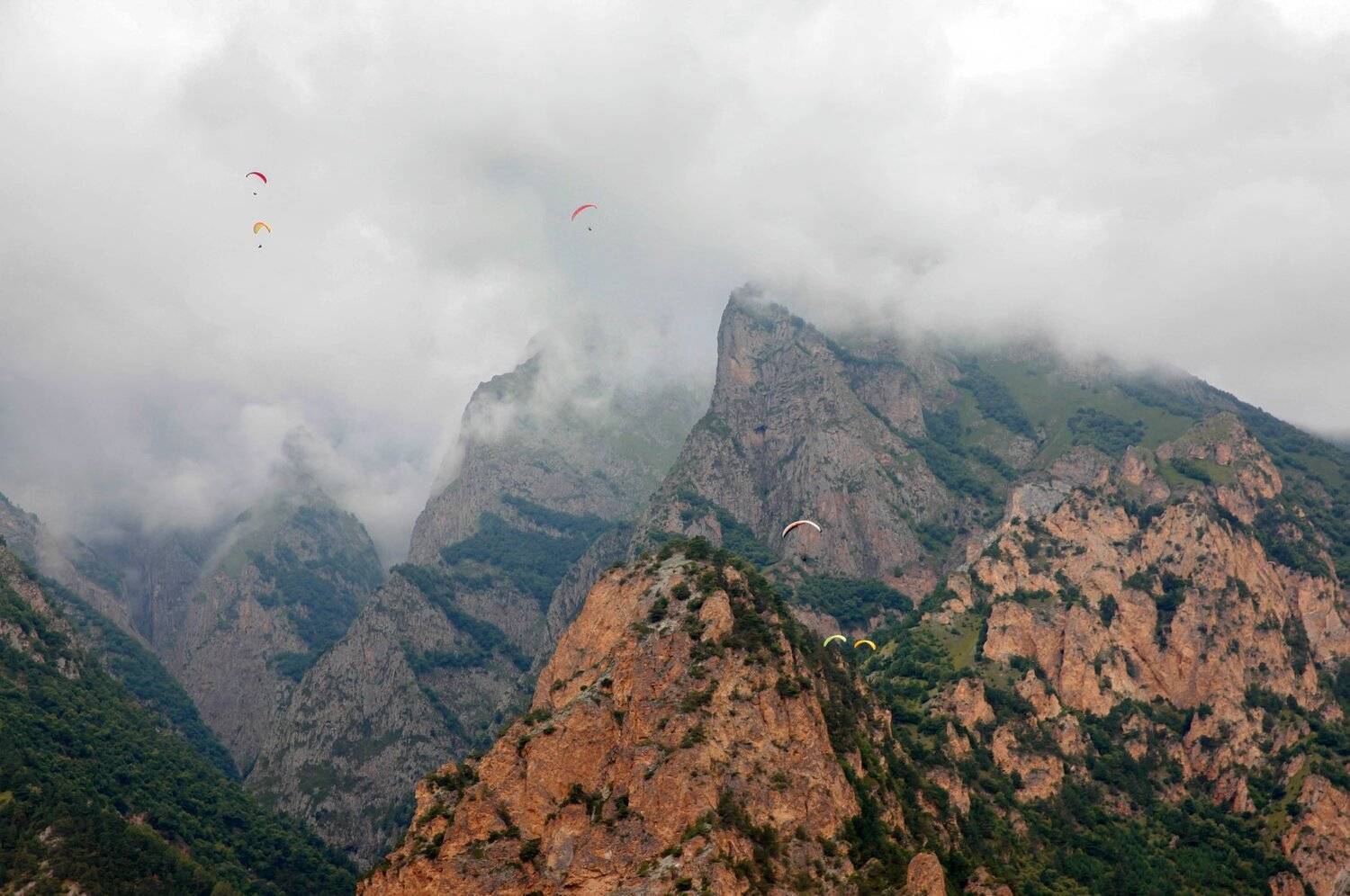 парапланеристы, чегем,природа,горы,ущелье,кабардино балкария,кавказ,северный кавказ, Marat Magov