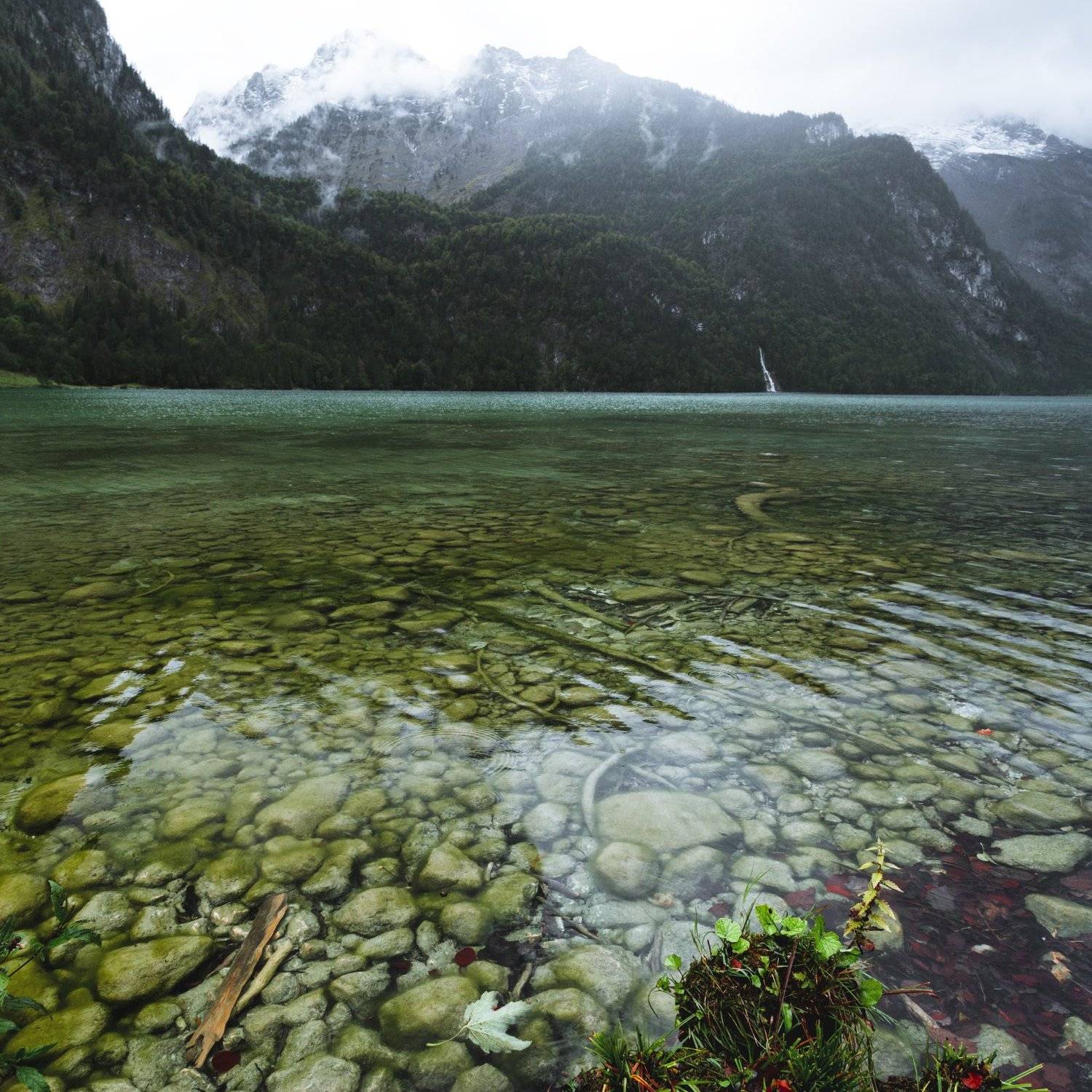 озеро; камни; горы; дождь, Александр Удовиченко