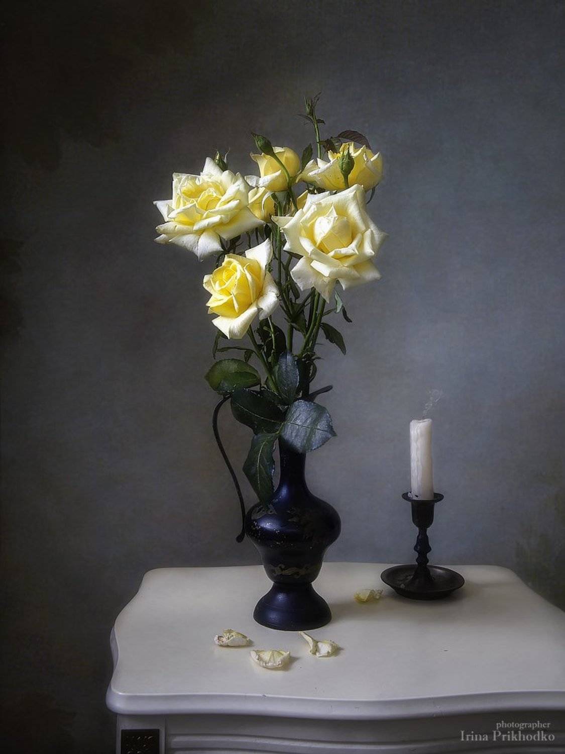 натюрморт, потухшая свеча, букет, розы, винтажный, цвнточный, Ирина Приходько