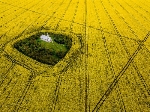The chapel and the seasons