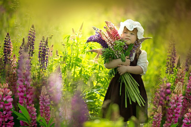 детский фотограф, семейный фотограф, обучение фотографии, обучение ретуши, сказочные фотографии, фото дети, дети, семьи, Валерия Мороз Люпины фото превью